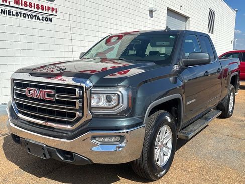 Used 2018 GMC Sierra 1500 SLE w/ SLE Value Package image 1