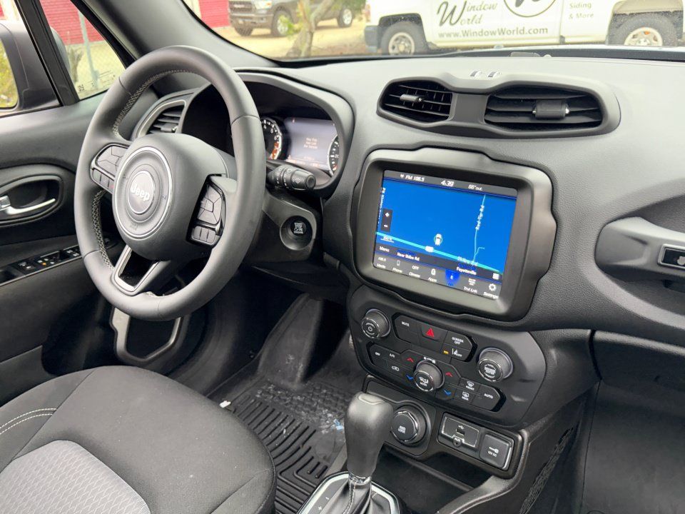 Used 2021 Jeep Renegade Latitude w/ Sun & Sound Group AWD/4WD image 28