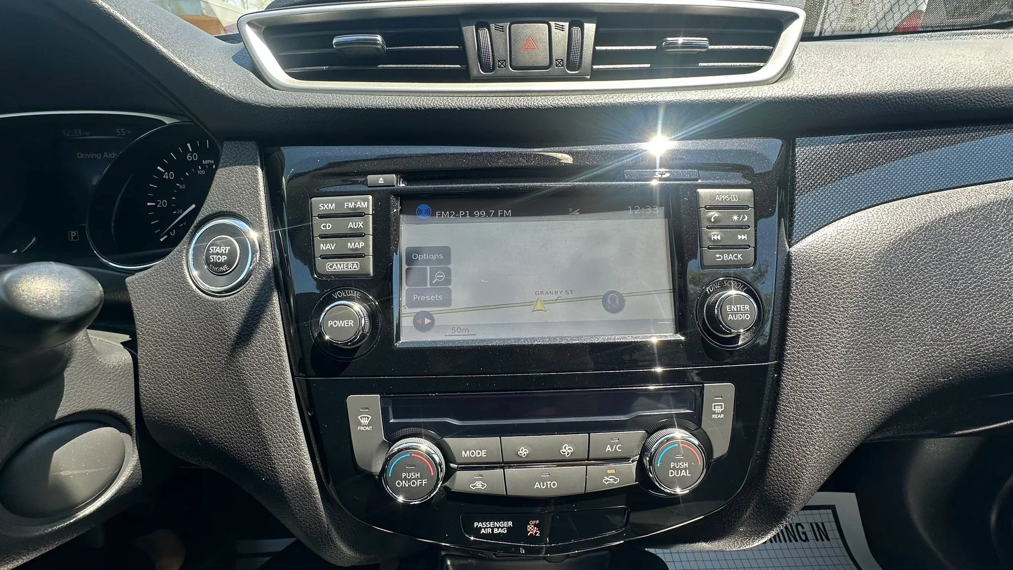 Used 2016 Nissan Rogue SL AWD/4WD image 17