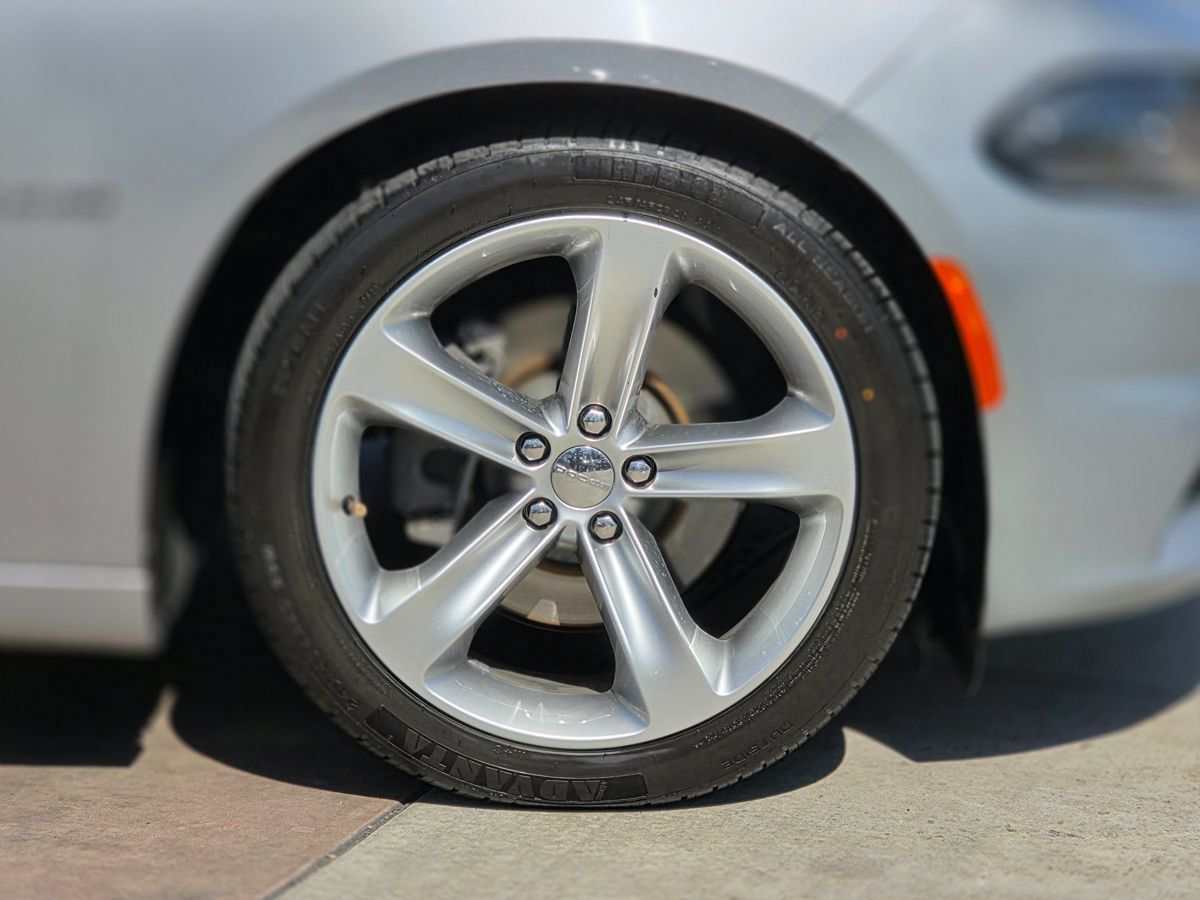 Used 2016 Dodge Charger R/T RWD image 13