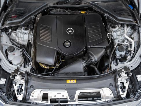 Used 2025 Mercedes-Benz E 350 4MATIC Sedan image 23