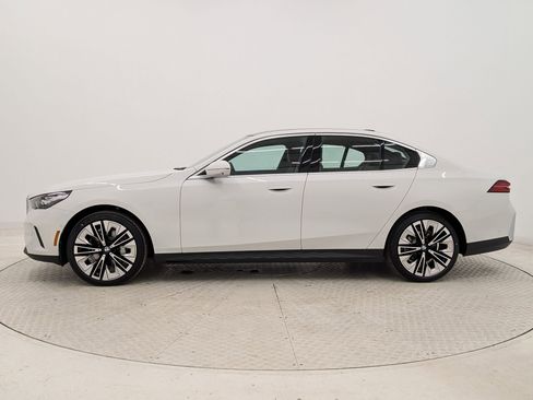 New 2026 BMW 530i xDrive w/ Premium Package AWD/4WD image 2