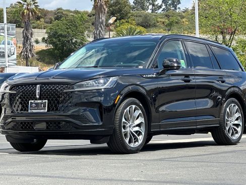 New 2026 Lincoln Aviator 2WD w/ Jet Appearance Package image 7
