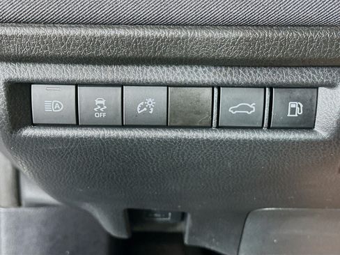 Used 2025 Toyota Camry LE FWD image 17