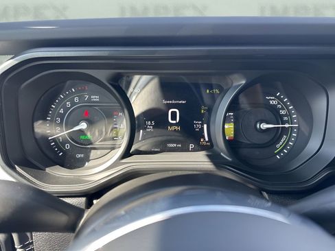 Used 2025 Jeep Wrangler Unlimited Sahara image 21