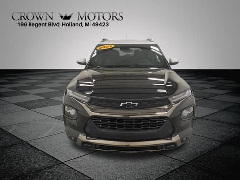 Used 2021 Chevrolet TrailBlazer ACTIV w/ Sun and Liftgate Package AWD/4WD image 2