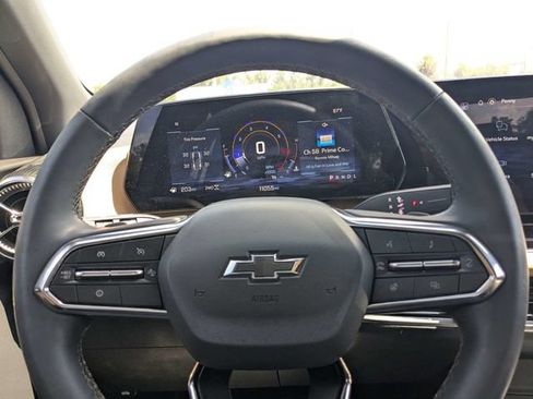 Used 2026 Chevrolet Equinox ACTIV w/ Convenience Package III AWD/4WD image 24