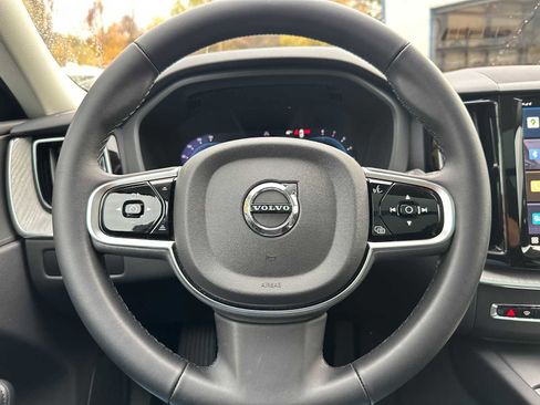 Used 2025 Volvo XC60 B5 Plus w/ Protection Package Premier image 24