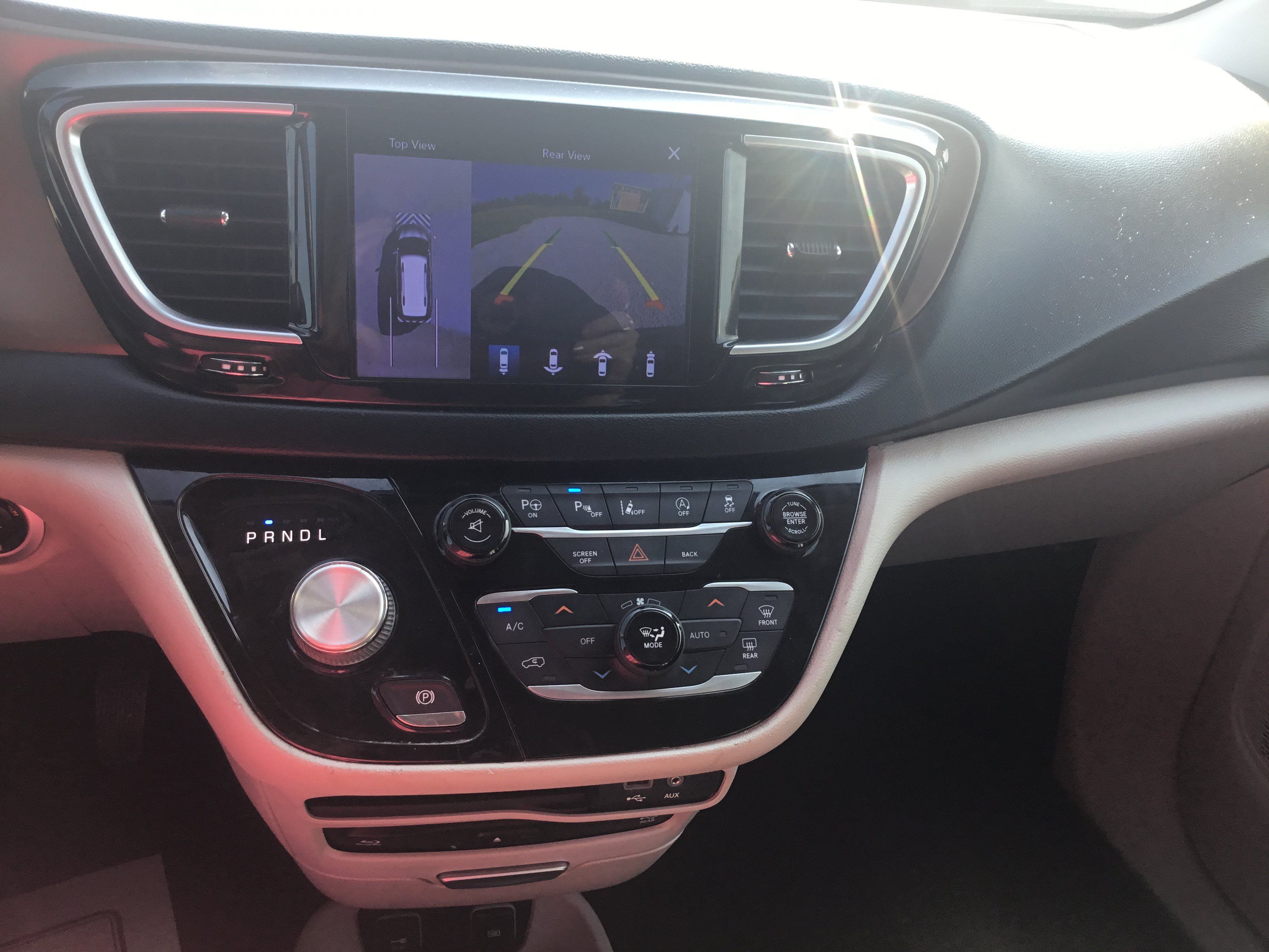 Used 2017 Chrysler Pacifica Touring-L Plus w/ Advanced Safetytec Group FWD image 19