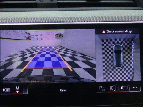 Used 2024 Audi Q8 e-tron Prestige image 10