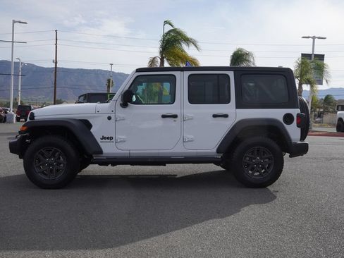 Used 2025 Jeep Wrangler Unlimited Sport AWD/4WD image 7