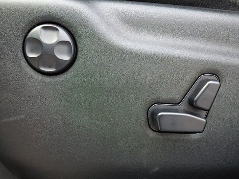 Used 2018 Jeep Grand Cherokee Limited image 27