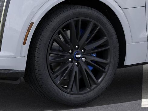 New 2026 Cadillac Lyriq V w/ Exterior Carbon Fiber Package AWD/4WD image 33