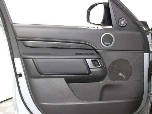 Used 2022 Land Rover Discovery S R-Dynamic image 7