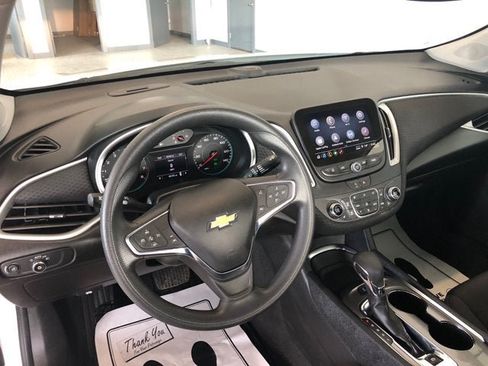 Used 2024 Chevrolet Malibu LT FWD image 11