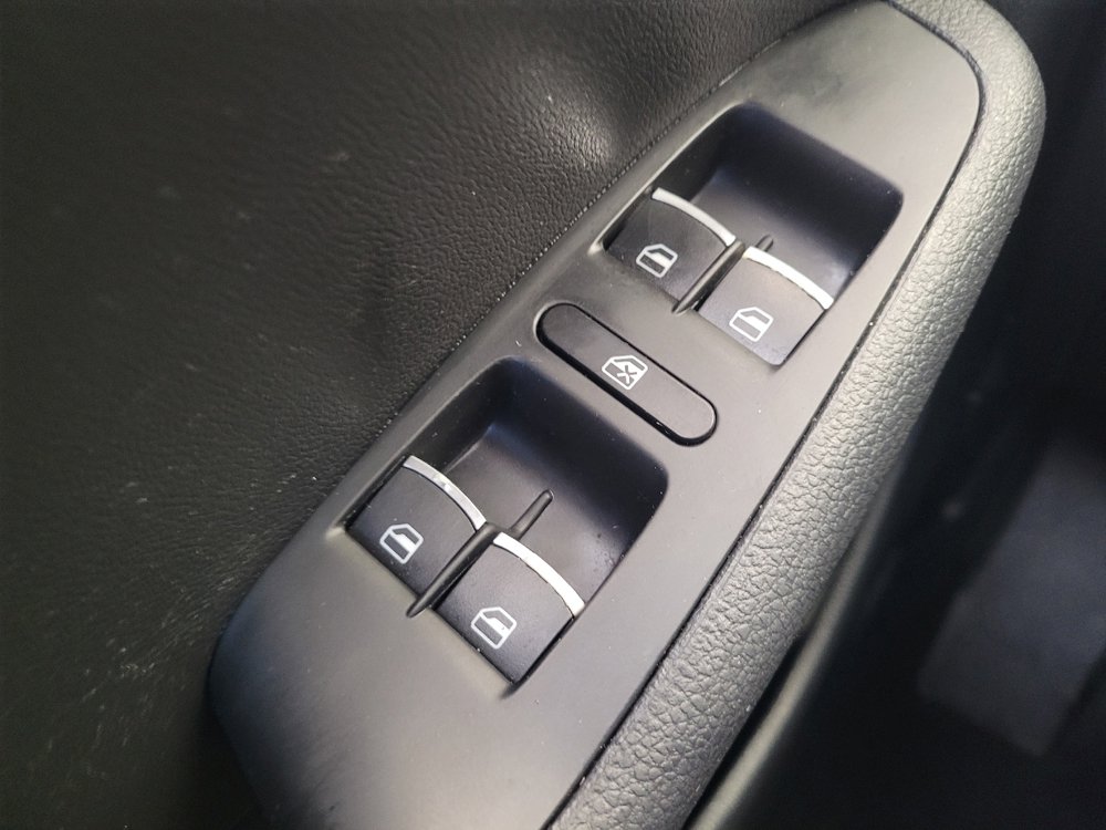 Used 2017 Volkswagen Jetta SEL FWD image 27