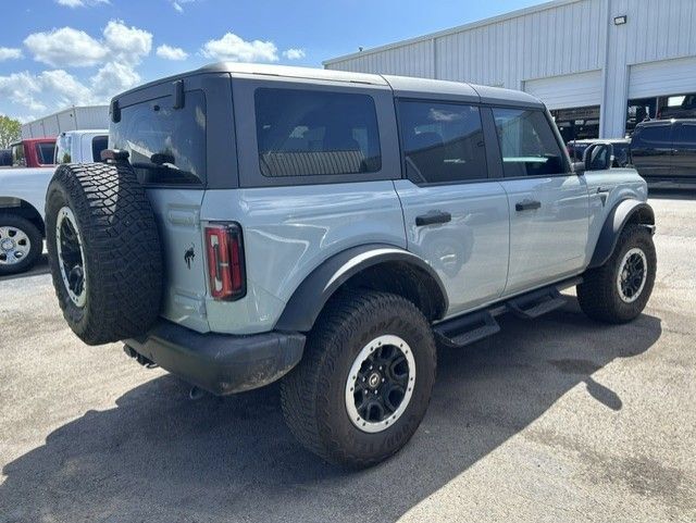 Used 2023 Ford Bronco Badlands w/ Sasquatch Package AWD/4WD image 3
