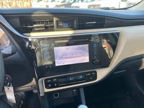 Used 2019 Toyota Corolla LE image 18