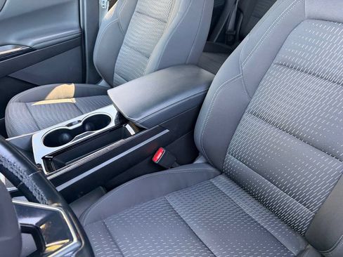 Used 2025 Chevrolet Equinox LT FWD image 19