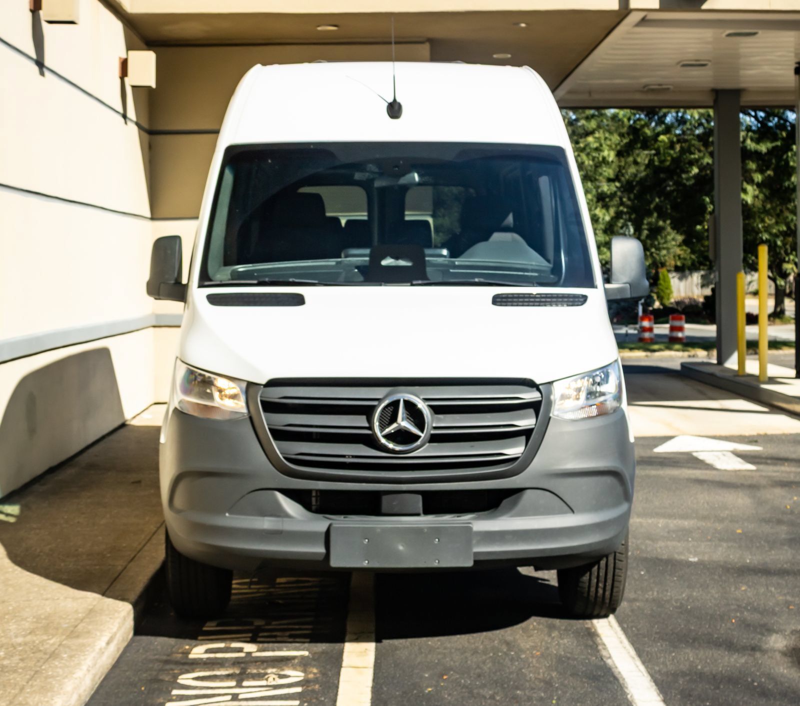 Used 2025 Mercedes-Benz Sprinter 2500 image 2