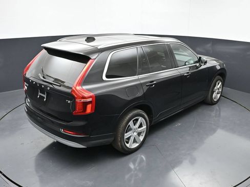 Used 2022 Volvo XC90 T5 Momentum AWD/4WD image 38