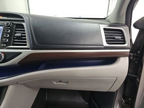Used 2014 Toyota Highlander Limited image 44