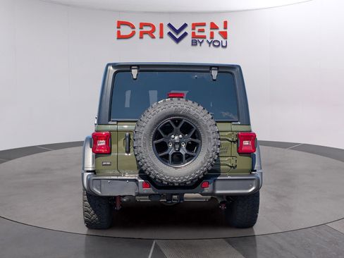 Used 2024 Jeep Wrangler Unlimited Sport AWD/4WD image 4
