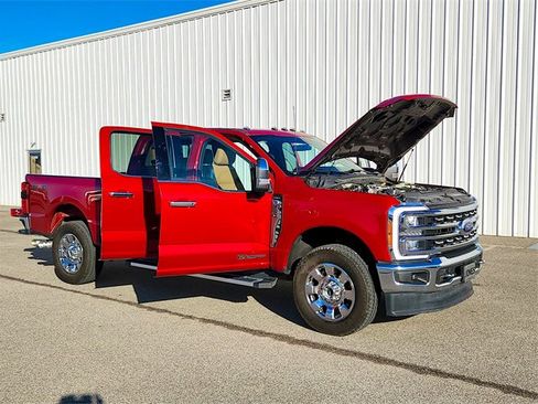Used 2023 Ford F250 Lariat w/ Chrome Package image 9