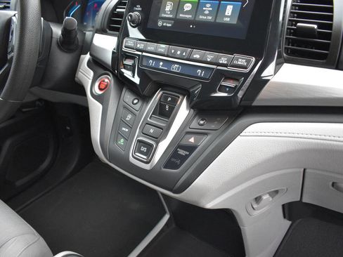 Used 2020 Honda Odyssey EX image 23