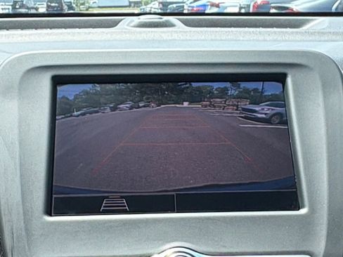 Used 2023 Chevrolet Equinox LT FWD image 15