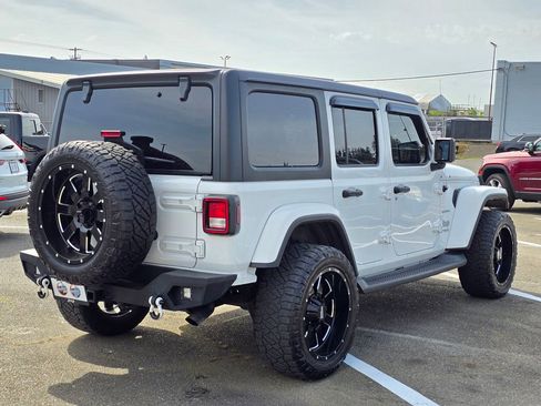 Used 2020 Jeep Wrangler Unlimited Sahara w/ Uconnect 4C Nav & Sound Group AWD/4WD image 8