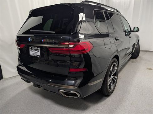Used 2022 BMW X7 M50i w/ Dynamic Handling Package image 3