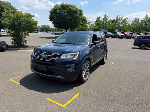Used 2017 Ford Explorer Limited AWD/4WD image 3