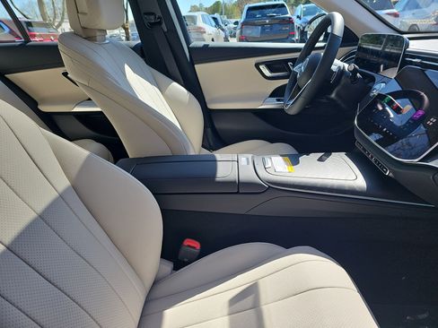 New 2026 Mercedes-Benz E 350 4MATIC Sedan image 10