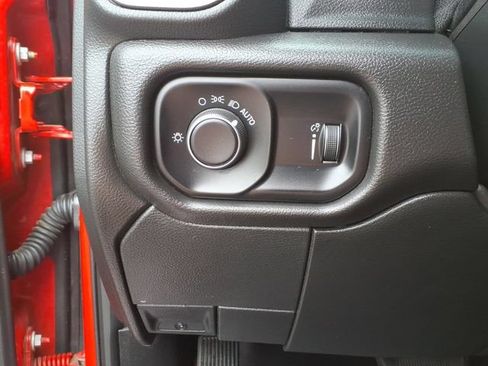 Used 2022 RAM 5500 Tradesman w/ Chrome Appearance Group AWD/4WD image 16