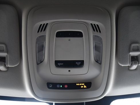 Used 2021 Buick Envision Essence w/ Technology Package I image 26