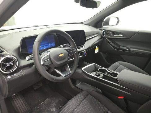 New 2026 Chevrolet Equinox LT w/ Safety and Technology Package FWD image 9