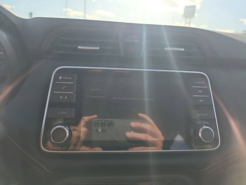 Used 2020 Nissan Versa SR image 15