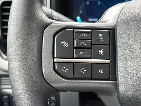 New 2026 Ford F250 Lariat w/ Black Appearance Package image 27