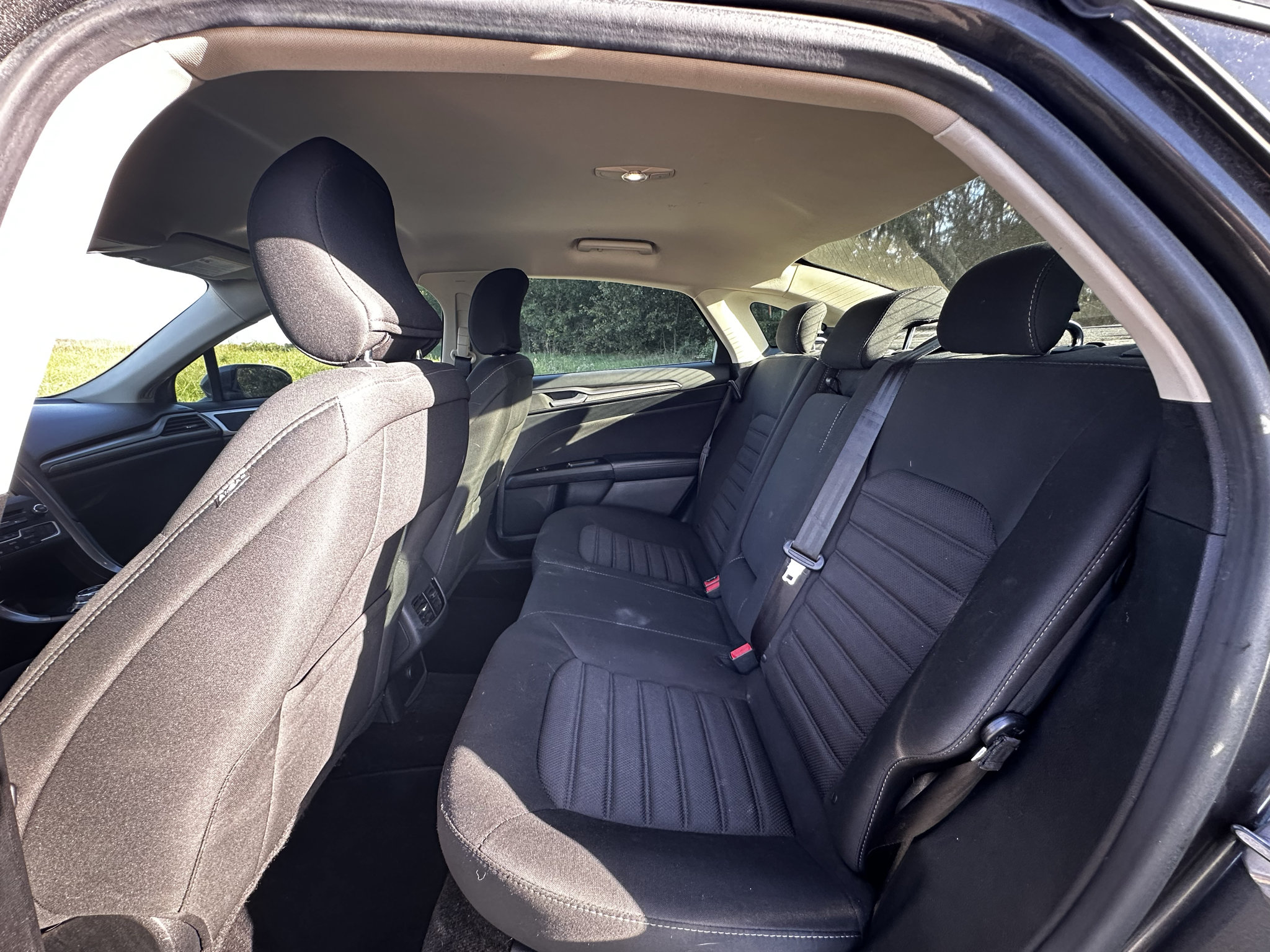 Used 2017 Ford Fusion SE w/ Fusion SE Technology Package FWD image 26