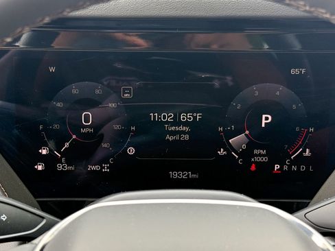 Certified 2025 GMC Yukon AT4 w/ AT4 Premium Package AWD/4WD image 26