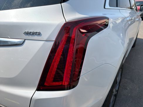 Used 2022 Cadillac XT5 Premium Luxury w/ Technology Package AWD/4WD image 11