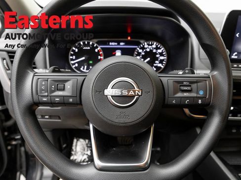 Used 2024 Nissan Rogue SV AWD/4WD image 10