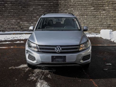 Used 2017 Volkswagen Tiguan Limited w/ Premium Package image 3