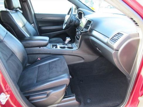 Used 2021 Jeep Grand Cherokee Laredo X image 9