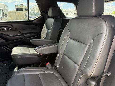 Used 2023 Chevrolet Traverse LT w/ LT Premium Package AWD/4WD image 19