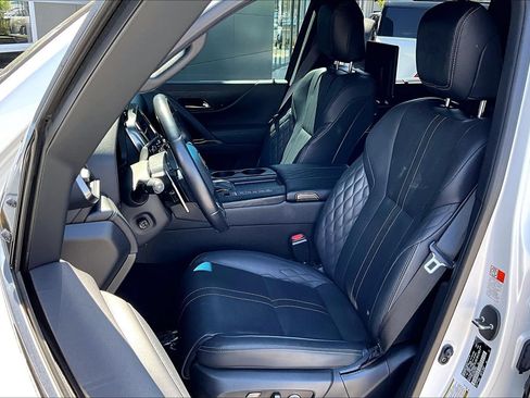 Used 2022 Lexus LX 600 4WD w/ Accessory Package (Z1) image 25