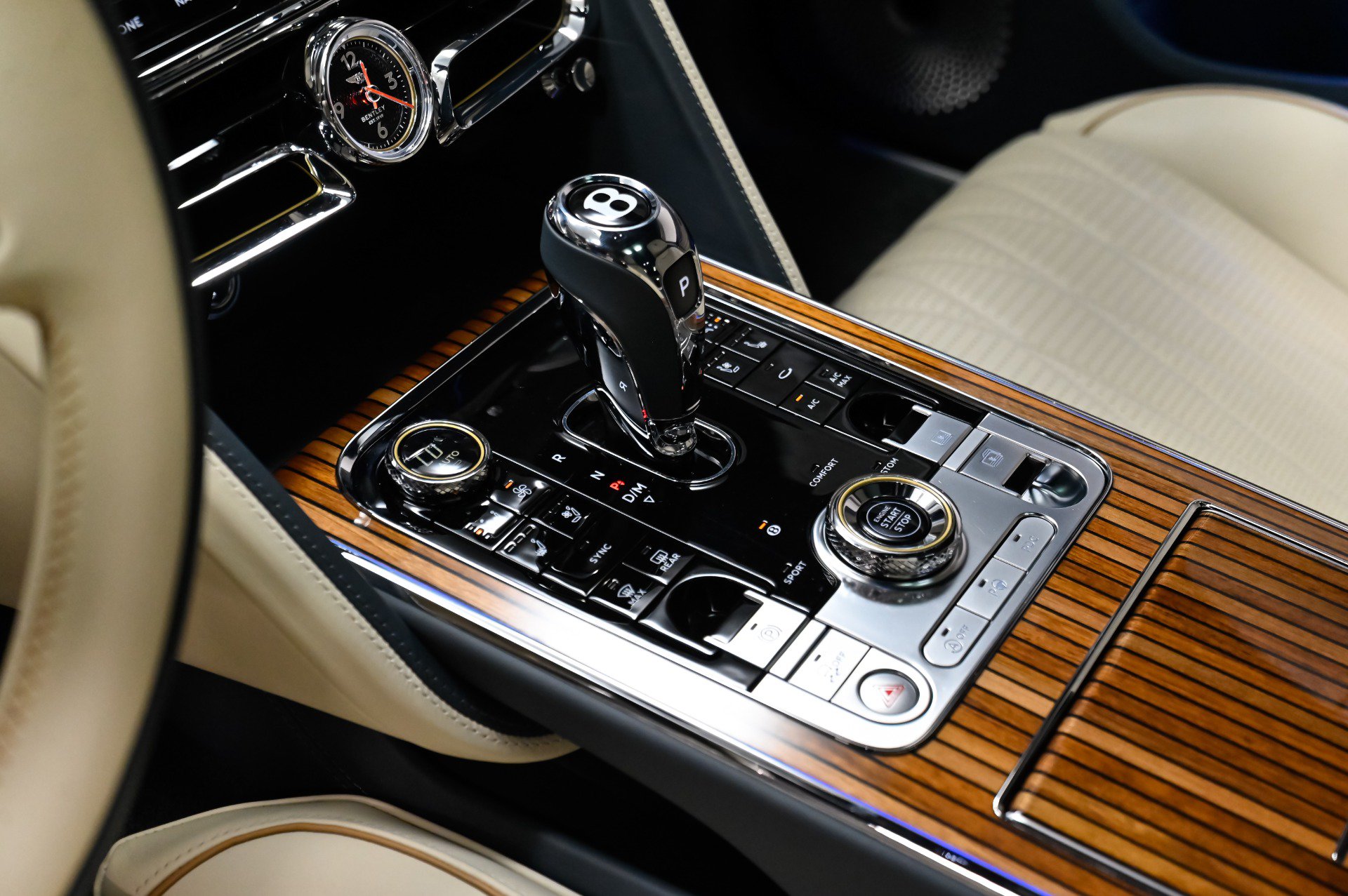 Used 2022 Bentley Flying Spur V8 AWD/4WD image 12