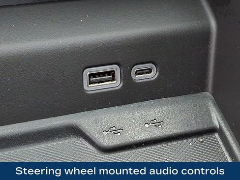 Used 2025 Chevrolet Tahoe High Country AWD/4WD image 16