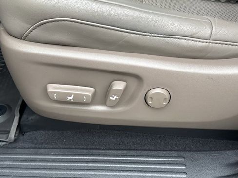 Used 2022 Lexus GX 460 Premium w/ Accessory Package AWD/4WD image 17